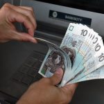 W ostatnich latach nasilono monitorowanie przepływów gotówkowych, aby zapewnić przejrzystość transakcji finansowych.