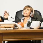 Pracownica z paraliżem pozywa swoją firmę pomimo tego, że płaciła jej przez 20 lat: „Pobieranie wynagrodzenia bez pracy nie jest przywilejem”.