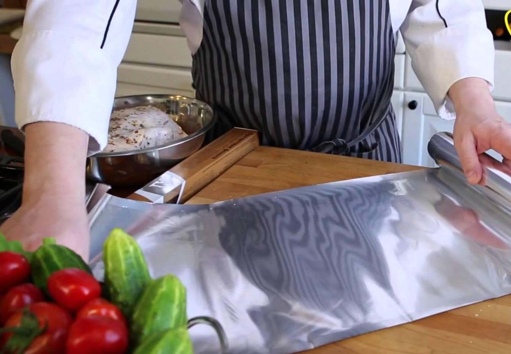 Dlaczego jedna strona folii aluminiowej jest matowa, a druga błyszcząca: nie używasz właściwej strony