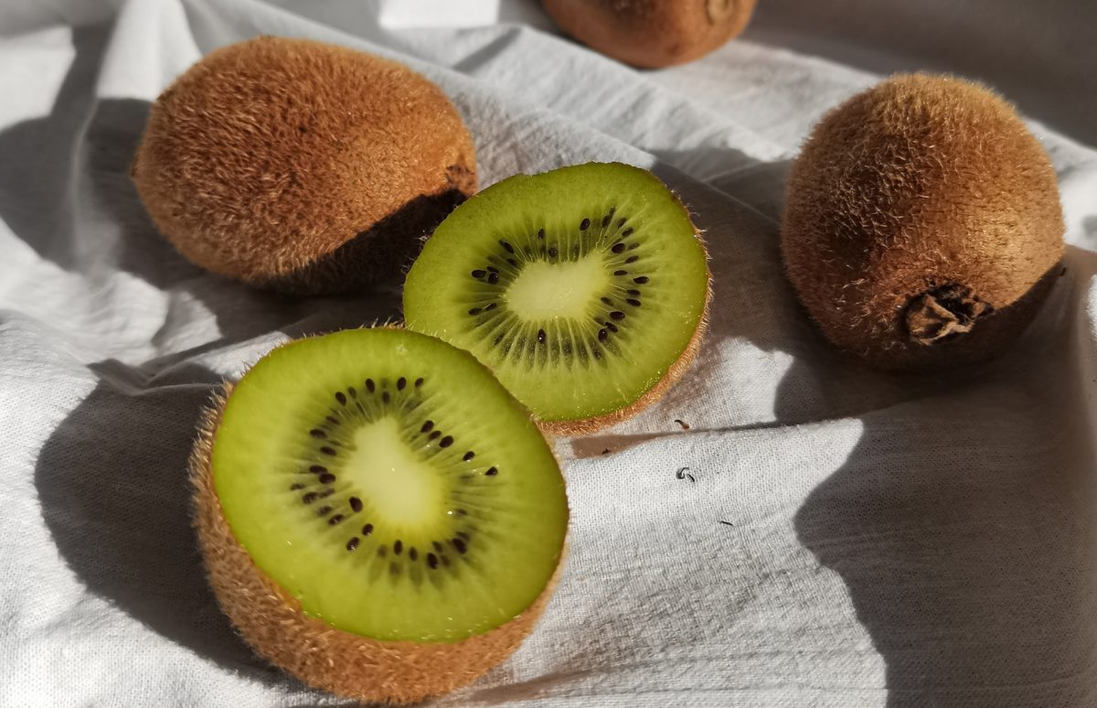 Po raz pierwszy w historii Europa uznaje, że owoc ma właściwości zdrowotne: kiwi pomaga w wypróżnianiu