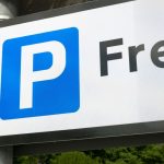Od 13 lat płaci prawie 100 euro miesięcznie za miejsce parkingowe, mimo że parking jest… publiczny: fryzjer składa skargę