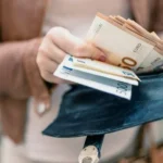 Znaczenie porządkowania banknotów od najmniejszych do największych według psychologii