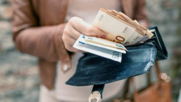 Znaczenie porządkowania banknotów od najmniejszych do największych według psychologii