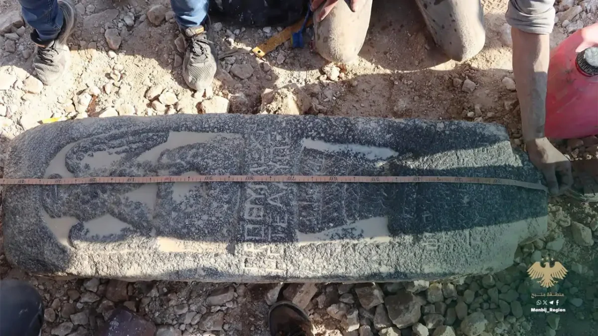 W Syrii odkryto rzymską stelę sprzed 2000 lat z wyrzeźbionym orłem i tekstami w języku greckim