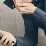 Słabym punktem Twojego telefonu komórkowego jest to akcesorium, którego używasz codziennie (a hakerzy o tym wiedzą)
