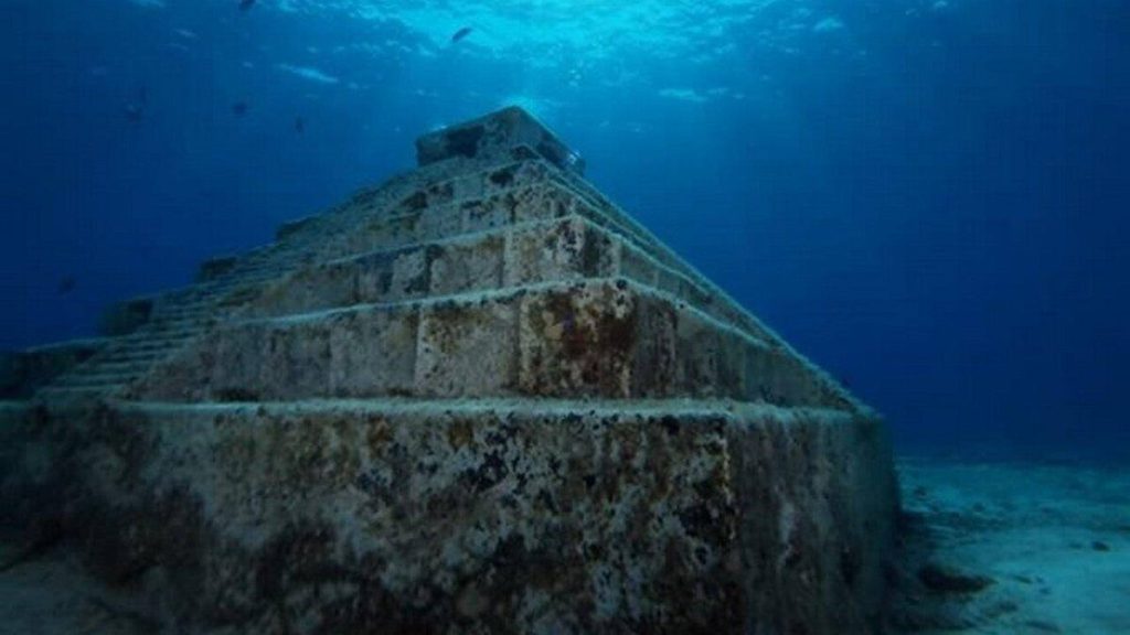 Niesamowite odkrycie archeologiczne: znaleziono podwodną piramidę starszą od piramid w Egipcie