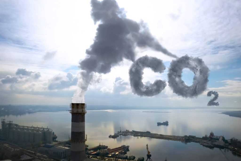 Pożegnanie z zanieczyszczeniem: wynalazek umożliwiający wychwytywanie CO2 z powietrza, który zużywa tyle samo energii, co telefon komórkowy